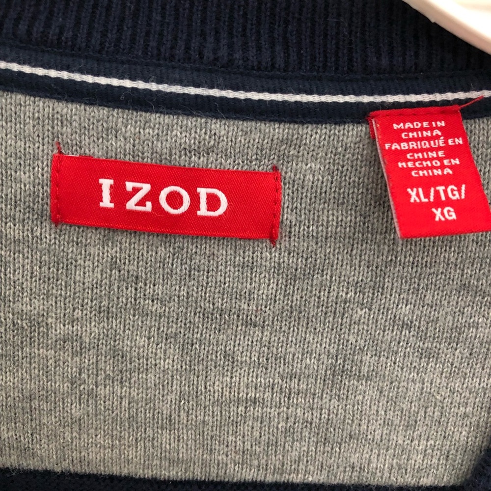 Izod Sweater FINAL PRICE - Picture 3 of 5